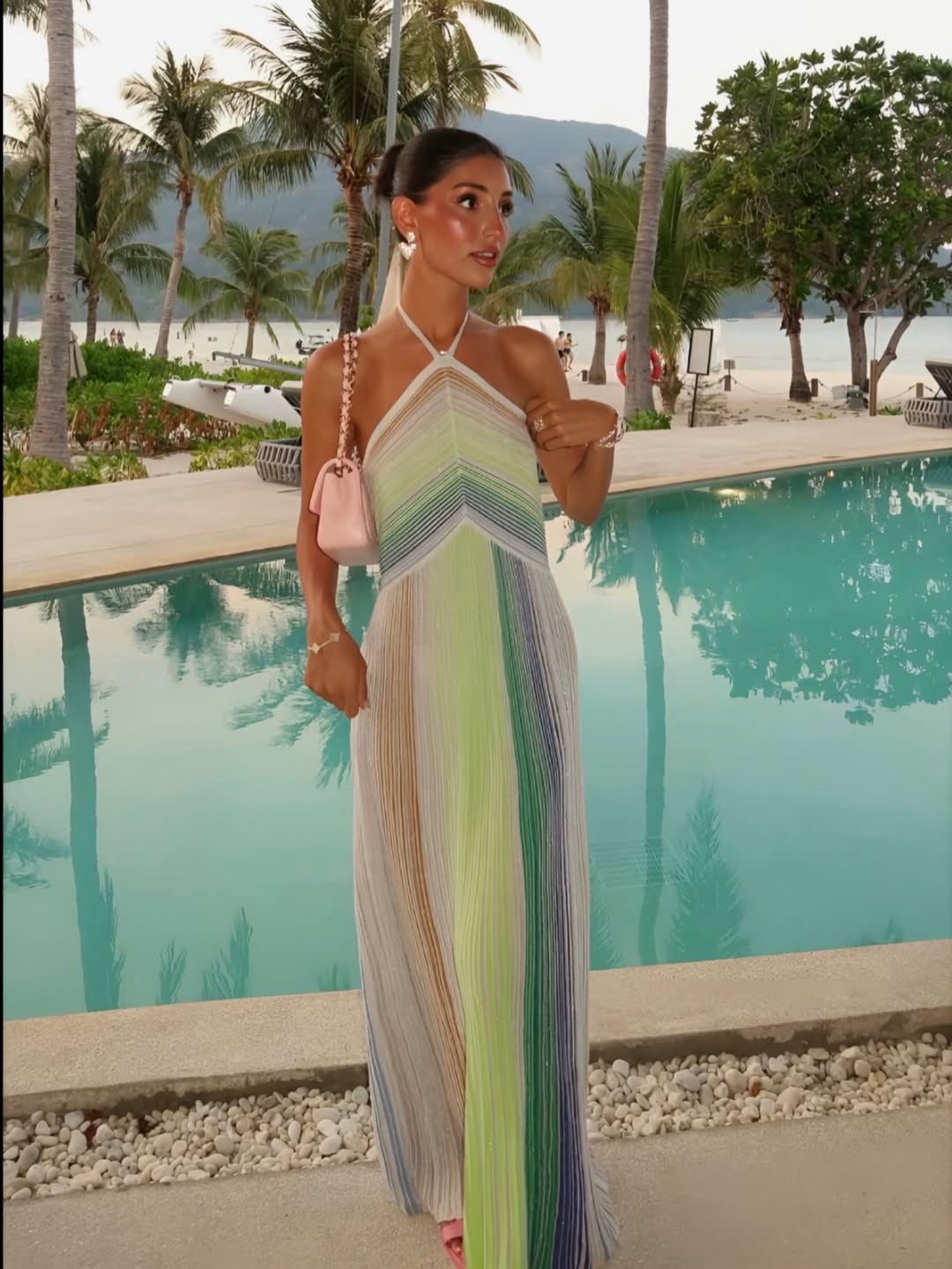 Kendall | Robe longue dos-nu en maille rayée à sequins pour femme