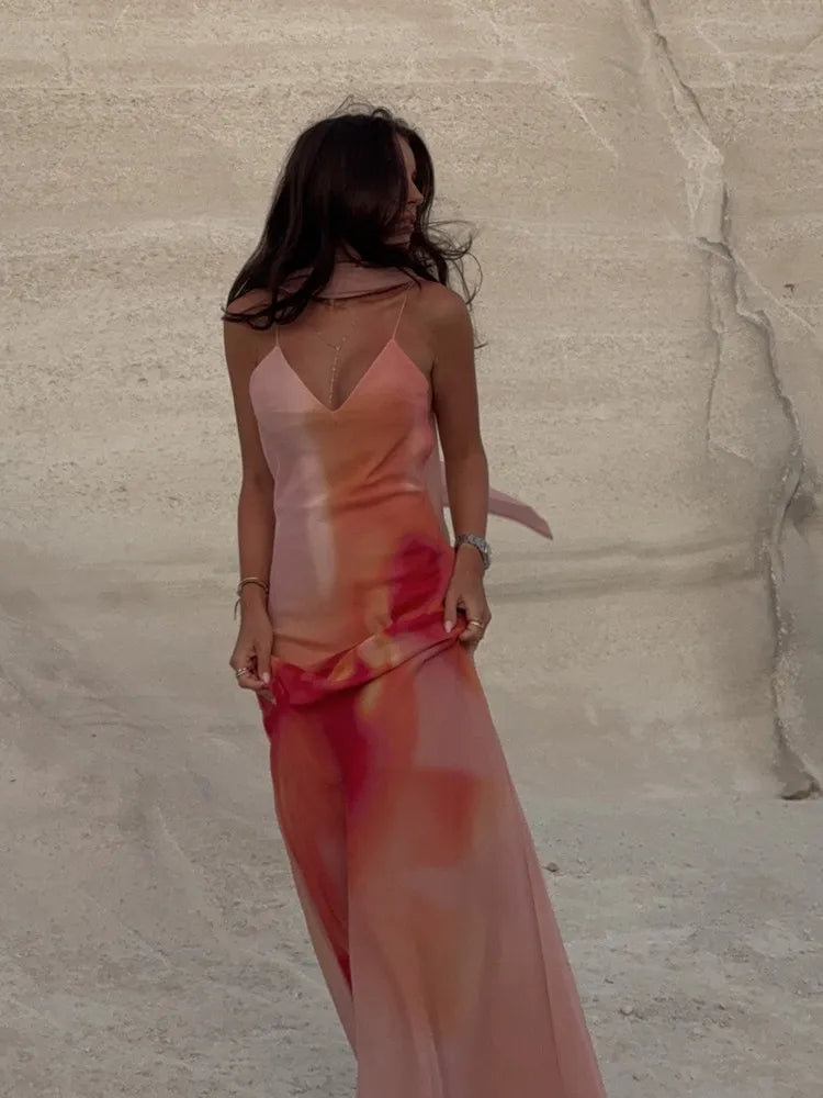 Fayah | Robe longue en satin à fines bretelles imprimé ombré et dos nu pour femme