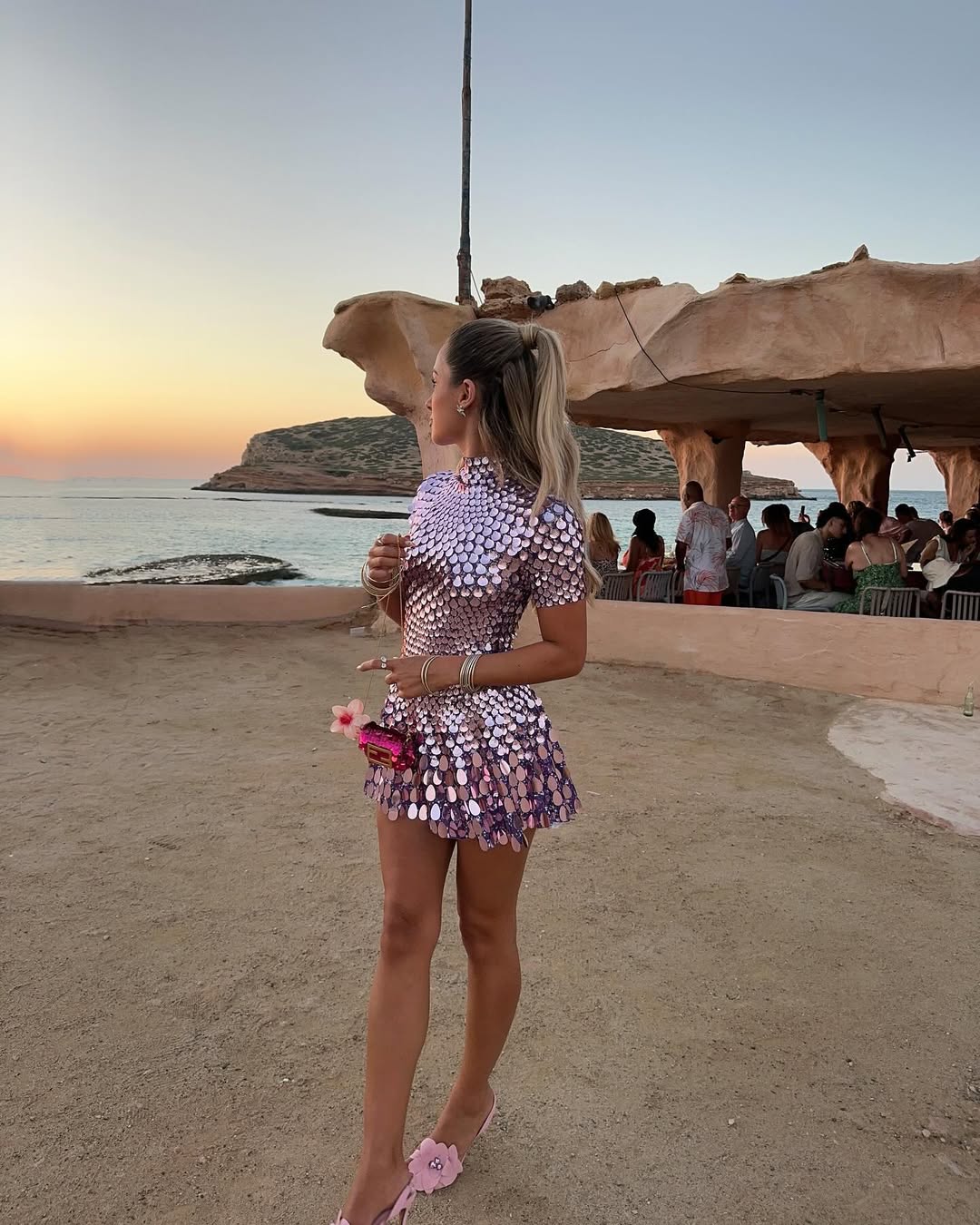 Violet | Robe Courte à Col Montant et Sequins Femme