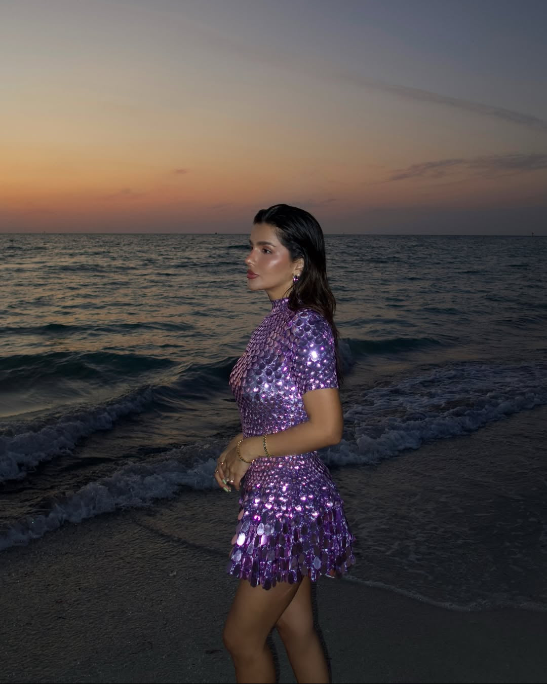 Violet | Robe Courte à Col Montant et Sequins Femme