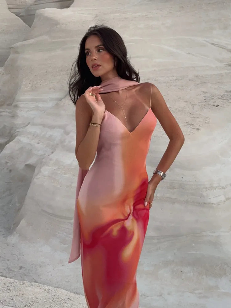Fayah | Robe longue en satin à fines bretelles imprimé ombré et dos nu pour femme
